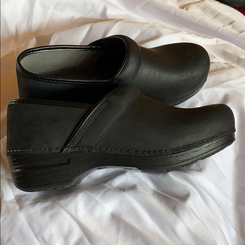 Dansko XP Professional Leather Work Clogs 39W